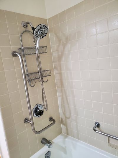 142 Bathroom 2